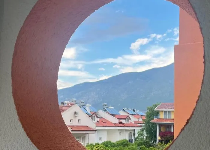 Lina Life 아파트 페티예